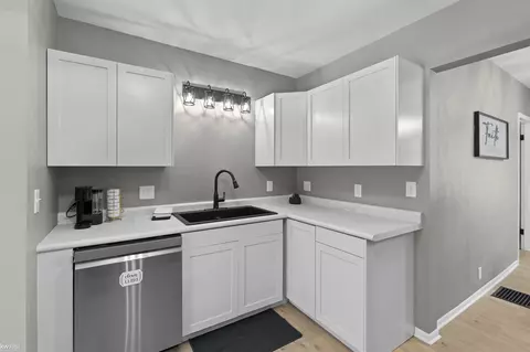 Kitchen - 9110 E Coldwater, Davison, MI 48423 photo 3 of 4