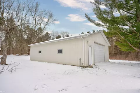 Exterior - 9110 E Coldwater, Davison, MI 48423 photo 3 of 3