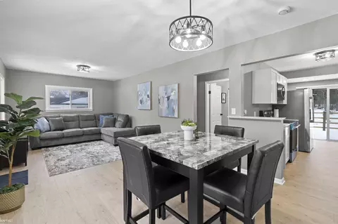 Dining - 9110 E Coldwater, Davison, MI 48423 photo 3 of 3