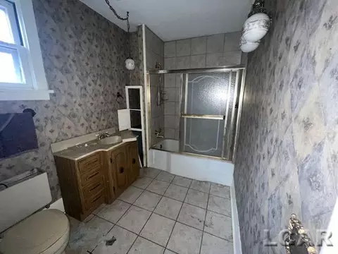 Bath - 13200 Addison, Addison, MI 49220 photo 1 of 2