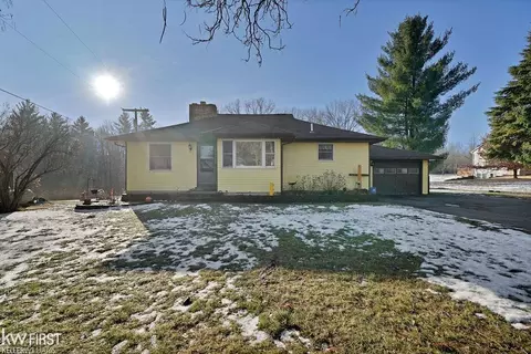 5727 Stanley, Columbiaville, MI 48421
