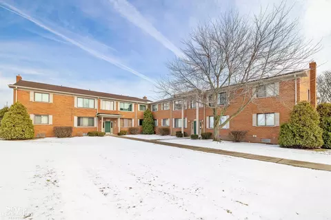 32616 Harper, Saint Clair Shores, MI 48082