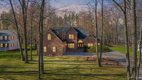 4 Aspen, Gladstone, MI 49837