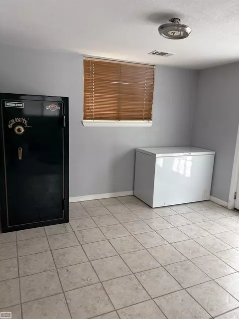 14830 Dudley, Lynn, MI 48097 photo 12