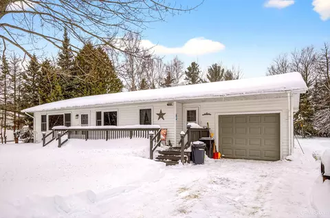 8727 Hawks, Republic, MI 49879