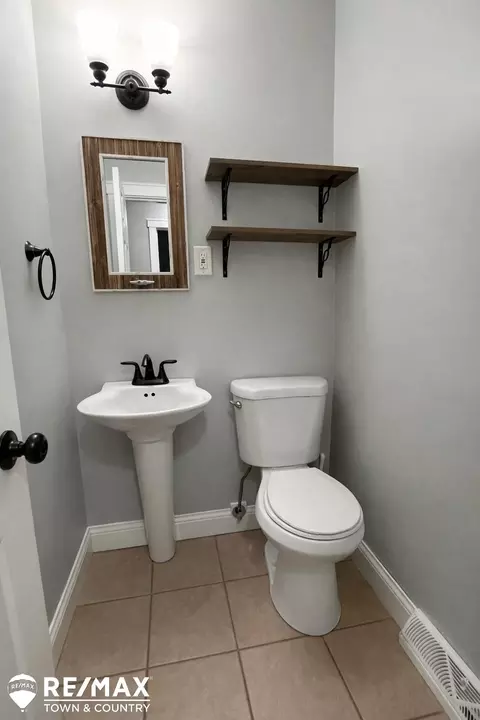 Bath - 1209 Clearview, Flushing, MI 48433 photo 1 of 3