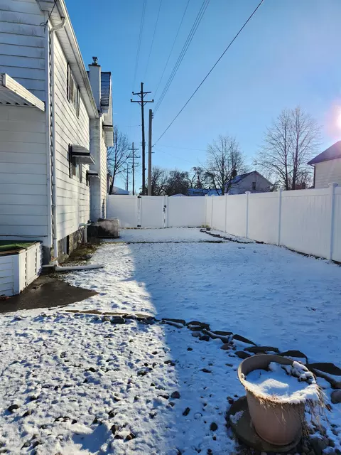 Exterior - 809 19th, Bay City, MI 48708 photo 5 of 6