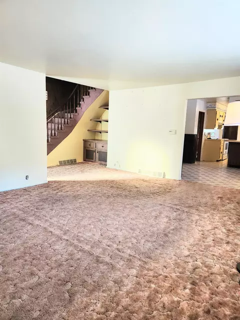 Living - 809 19th, Bay City, MI 48708 photo 1 of 2