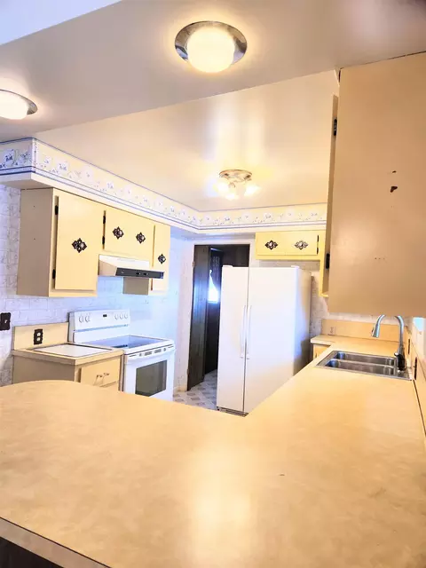 Kitchen - 809 19th, Bay City, MI 48708 photo 2 of 2