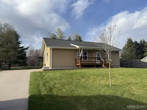 916 Coolidge, Kingsford, MI 49802