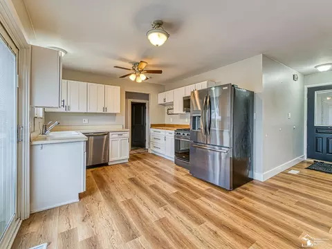 Kitchen - 18153 Doncaster, Brownstown, MI 48193 photo 1 of 4
