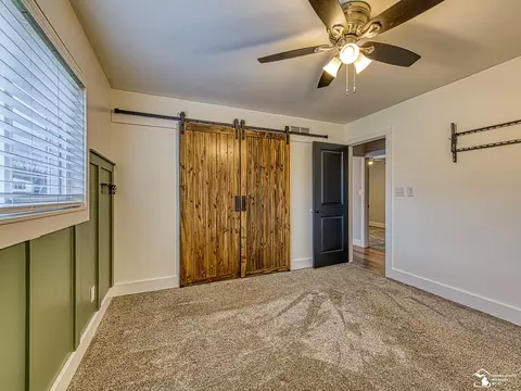 Bedroom - 18153 Doncaster, Brownstown, MI 48193 photo 6 of 9