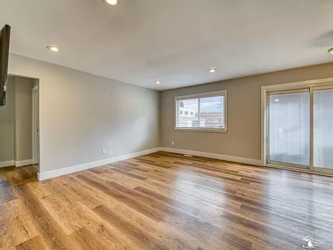 Living - 18153 Doncaster, Brownstown, MI 48193 photo 2 of 6