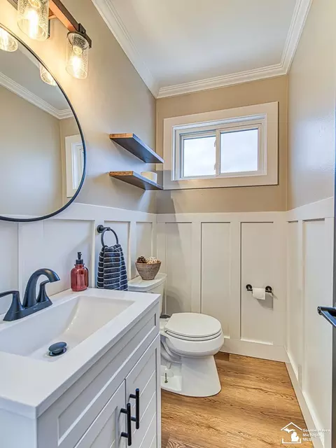 Bath - 18153 Doncaster, Brownstown, MI 48193 photo 3 of 3