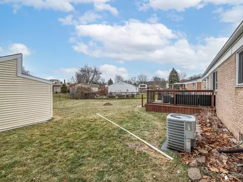 Exterior - 18153 Doncaster, Brownstown, MI 48193 photo 3 of 8