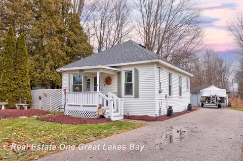 1201 Flint, Saint Charles, MI 48655