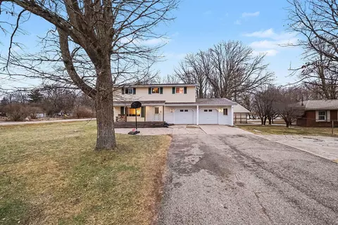 3430 Blue Lk, Flint, MI 48506