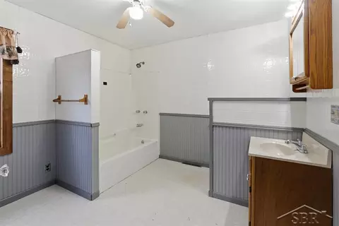 Bath - 717 E Haley, Midland, MI 48640 photo 1 of 1