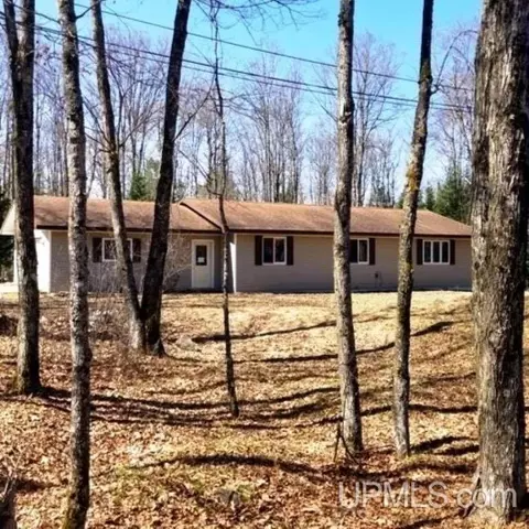 178 Stanley Lk, Iron River, MI 49935