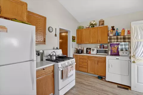 Kitchen - 801 Center, Jackson, MI 49202 photo 2 of 2