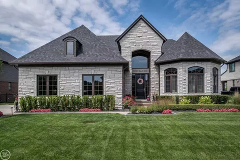 54581 Black Hls, Shelby Township, MI 48316