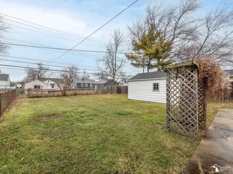 227 Huber, Monroe, MI 48162 photo 27
