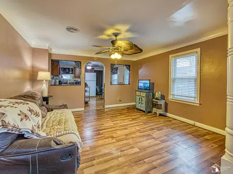 227 Huber, Monroe, MI 48162 photo 17