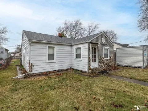 227 Huber, Monroe, MI 48162 photo 20