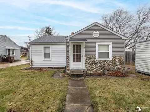 227 Huber, Monroe, MI 48162