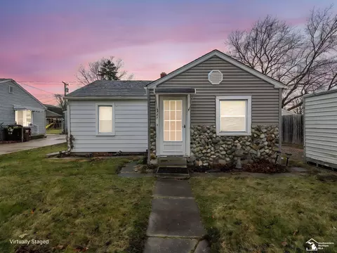 227 Huber, Monroe, MI 48162 photo 2