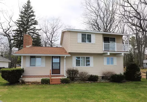 725 S S Cres, Au Gres, MI 48703