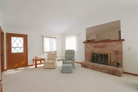 Living - 725 S S Cres, Au Gres, MI 48703 photo 4 of 5