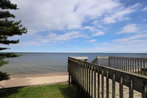 View/Area - 725 S S Cres, Au Gres, MI 48703 photo 1 of 9