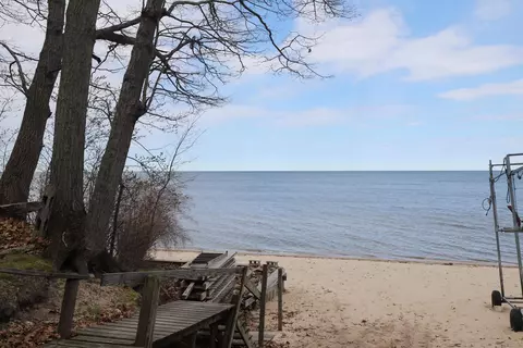 View/Area - 725 S S Cres, Au Gres, MI 48703 photo 7 of 9