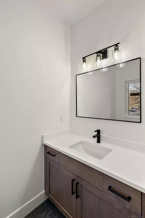 Bath - 45396 Deneweth, Macomb, MI 48042 photo 1 of 3