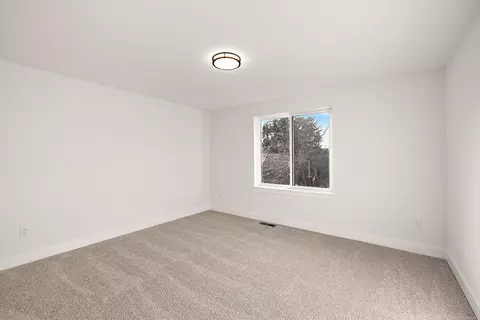 Bedroom - 45396 Deneweth, Macomb, MI 48042 photo 2 of 4