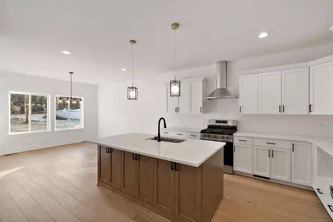 Kitchen - 45396 Deneweth, Macomb, MI 48042 photo 2 of 3