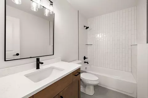 Bath - 45396 Deneweth, Macomb, MI 48042 photo 3 of 3