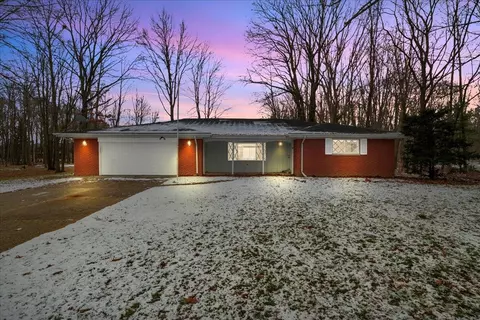 10731 Swan Crk, Saginaw, MI 48609