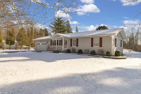 4590 Main, Applegate, MI 48401 photo 2