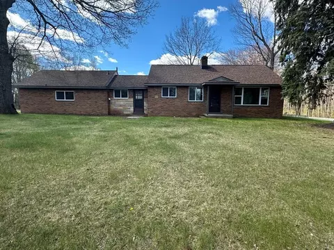 5020 E Arnold Lk, Harrison, MI 48625