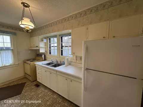Kitchen - 721 Frank, Flint, MI 48504 photo 2 of 6