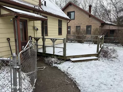 Exterior - 721 Frank, Flint, MI 48504 photo 5 of 8