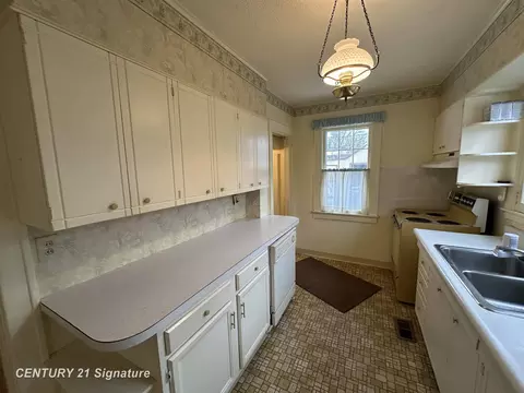 Kitchen - 721 Frank, Flint, MI 48504 photo 3 of 6