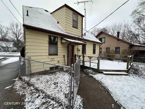 Exterior - 721 Frank, Flint, MI 48504 photo 4 of 8