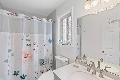 Bath - 842 Star, Davison, MI 48423 photo 1 of 4