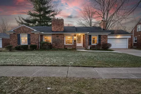 773 Hollywood, Grosse Pointe Woods, MI 48236