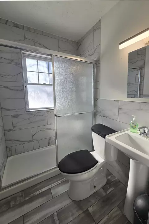 Bath - 1216 E Hemphill, Burton, MI 48529 photo 1 of 2