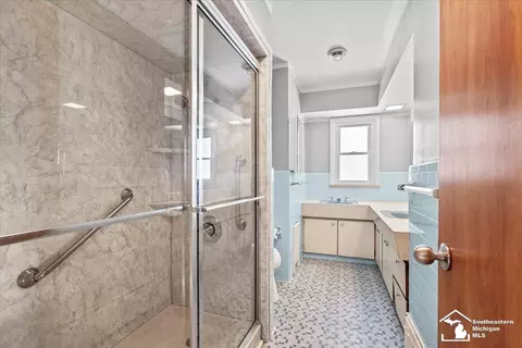 Bath - 1333 Riverview, Monroe, MI 48162 photo 1 of 4