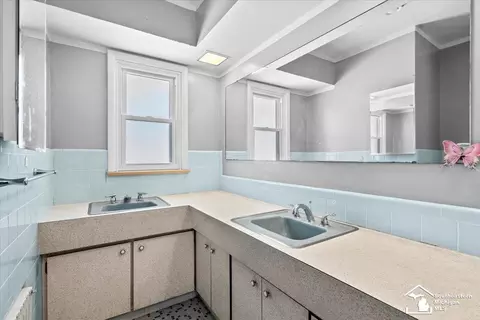 Bath - 1333 Riverview, Monroe, MI 48162 photo 2 of 4